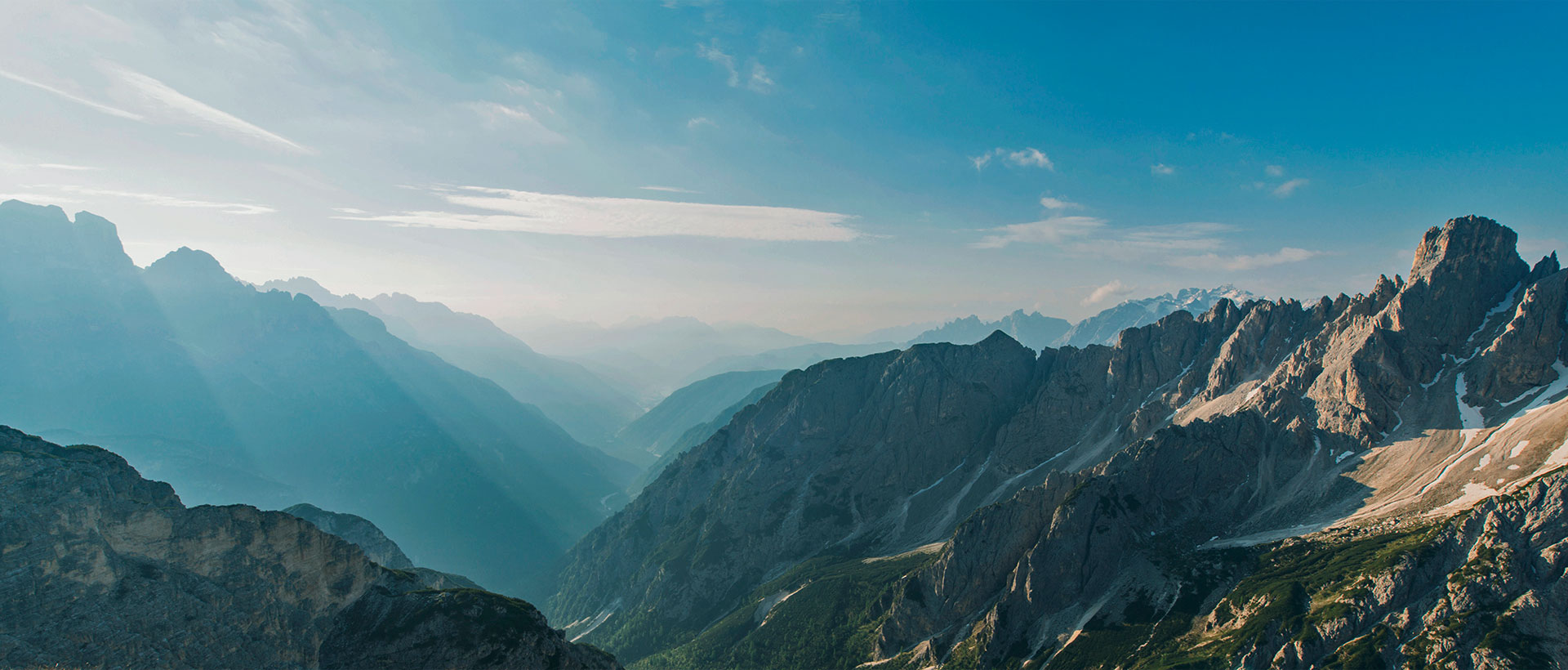 上海助腾网站设计制作开发公司推荐案例-通江金融投资集团-1